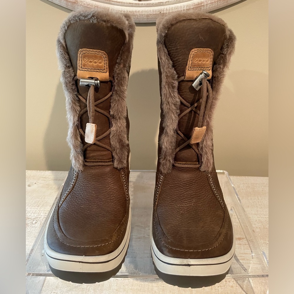 New Women’s Ecco Trace Siberian High Cut Winter Boots - Size 8